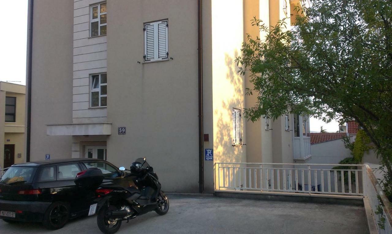 Apartment Viki Makarska Buitenkant foto